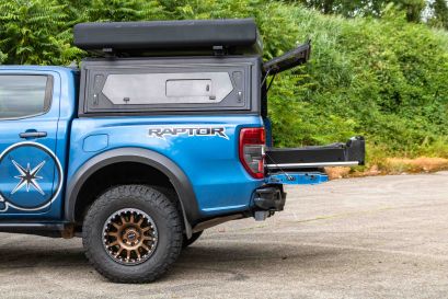 Vue de profil du tiroir Decked