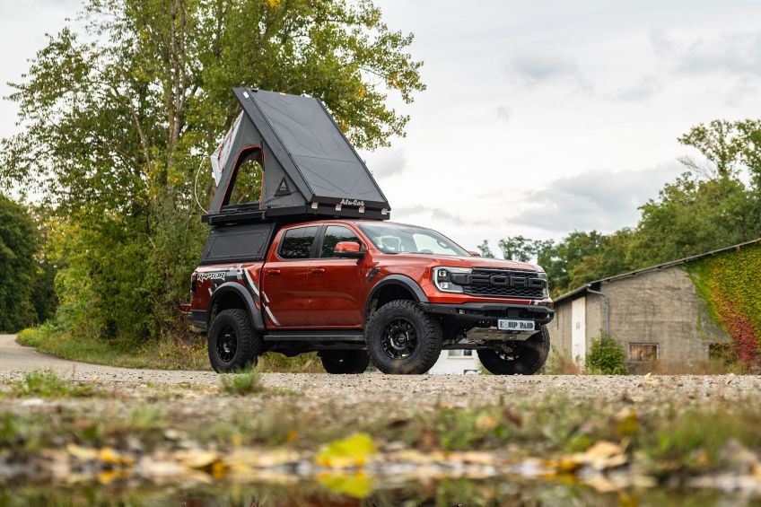 Ineos Grenadier avec tente de toit premium ALU-Cab Gen 3-R