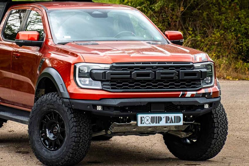 Ford Ranger Raptor 2023 préparé par Equip'Raid pare choc Rhino 4x4