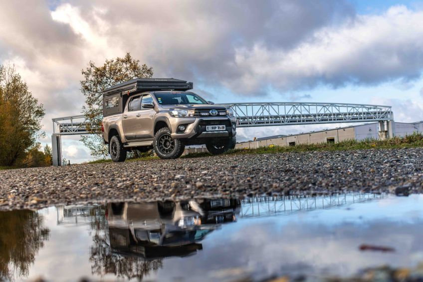 Le Toyota Hilux avec modcap family préparé par Equip'raid