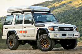 Toyota Land Cruiser VDJ 76 préparé par Equip'Raid