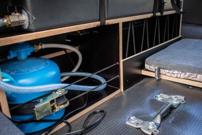 Aménagement du Toyota J76 préparé par Equip'Raid espace arrière