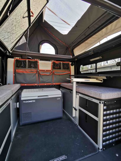 Vue totale du Modacp family équipé de l'aménagement Tail Gate Gear