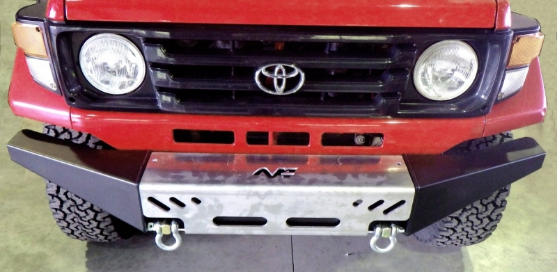 PARE CHOC AVANT SANS EMPLACEMENT TREUIL POUR TOYOTA SERIE 7 JUSQU'A 2007