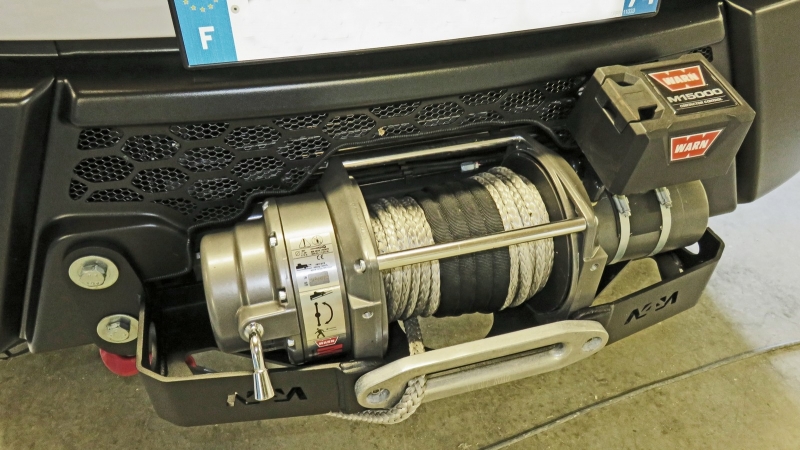 KIT DE MONTAGE POUR TREUIL POUR IVECO DAILY 4X4 II ET III POUR TREUIL 3.6T A 5.4T