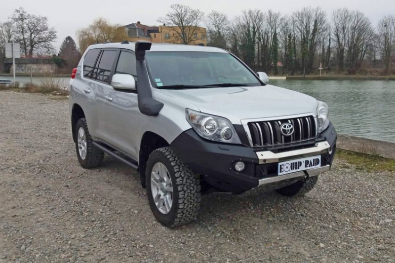 PARE CHOC DE REMPLACEMENT RHINO4X4 EVOLUTION 3 NOIR POUR TOYOTA KDJ150/155 2010-14 AVEC PER&Ccedil;AGE POUR RADAR ET LAVE PHARES