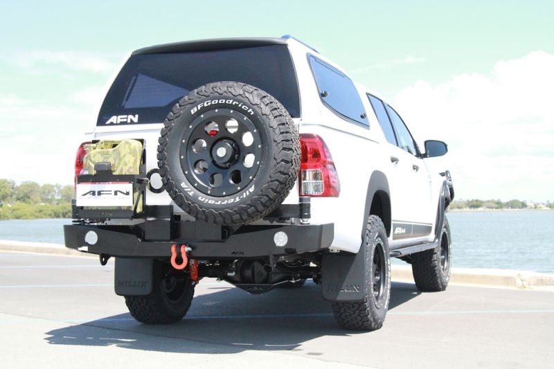 PARE CHOC ARRI&Egrave;RE AFN RENFORC&Eacute; EN ACIER AVEC PORTE ROUE ET PORTE JERRYCAN POUR TOYOTA HILUX REVO A PARTIR DE 2015