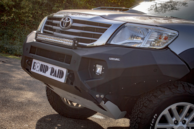 PARE CHOCS AVANT RIVAL EN ALUMINIUM POUR TOYOTA HILUX VIGO DE 2012 A 2015 AVEC FEUX LED