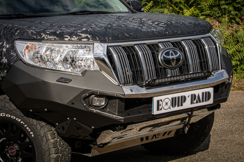 PARE CHOC DE REMPLACEMENT RHINO4X4 EVOLUTION 3 NOIRE/CHROME POUR TOYOTA  GDJ150/155 DE 2018 A 2024 AVEC OPTIONS