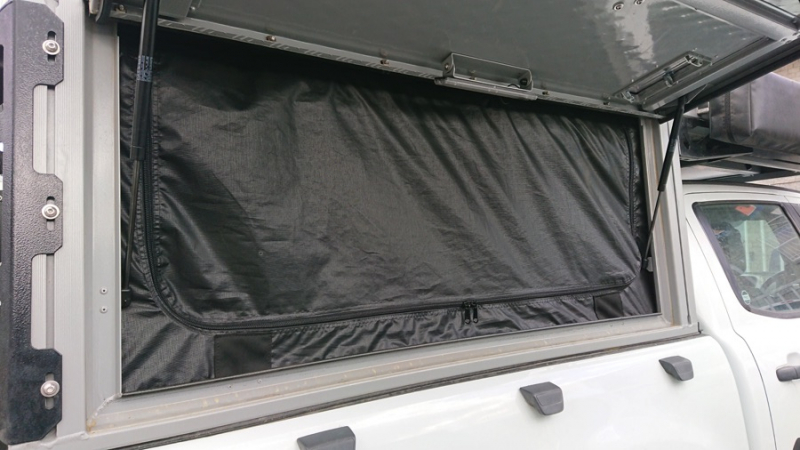 MOUSTIQUAIRE POUR OUVERTURE LATERALE SUR CANOPY CAMPER (2 PIECES) &amp; MODCAP