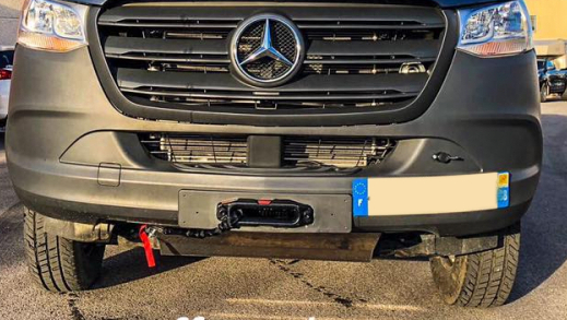 KIT DE MONTAGE POUR TREUIL INTEGRE DANS LE PARE-CHOCS D'ORIGINE POUR MERCEDES SPRINTER W906 W907 BOITE DE VITESSE AUTOMATIQUE SANS DOUBLE VENTILATEUR FRONTAL