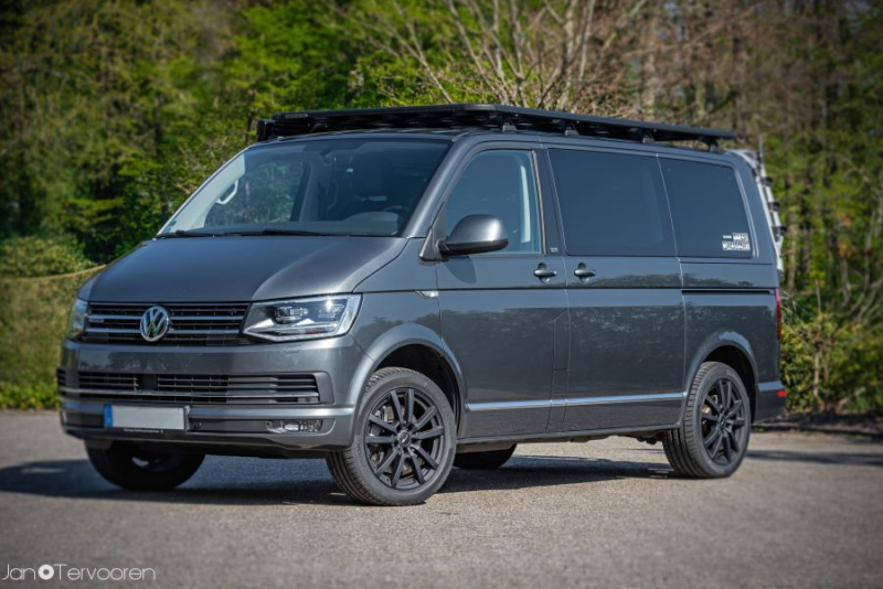 KIT GALERIE RHINO RACK PIONEER 6 2700 MM x 1472 MM POUR VOLKSWAGEN T5/T6 (AVEC PIEDS RLTFT5)