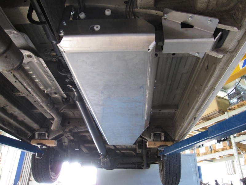 BLINDAGE RESERVOIR 93L 6MM EN ALUMINIUM POUR MERCEDES SPRINTER 906 / 907 A PARTIR DE 2006