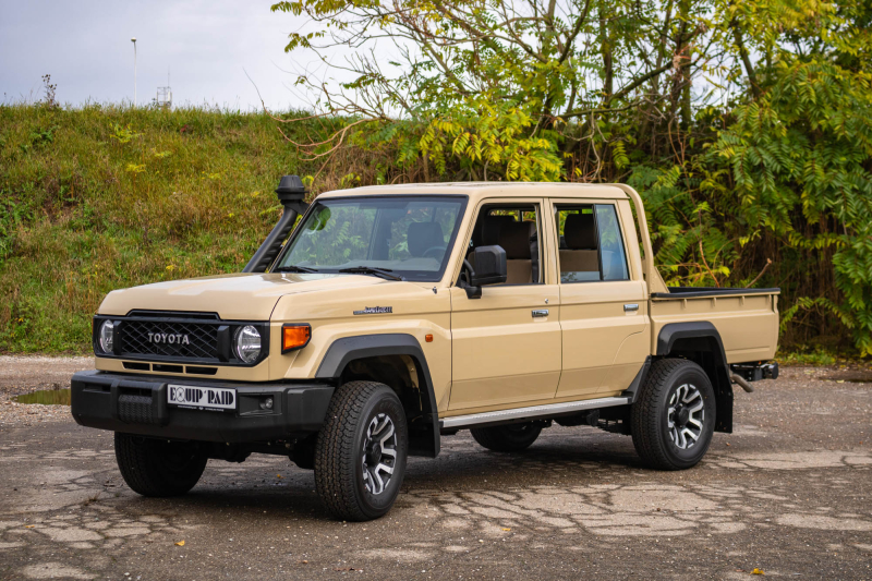 TOYOTA LAND CRUISER GRJ79  V6 4.0L ESSENCE MY24 BVA VERSION TROPICALISE DOUBLE CABINE AVEC PACK PREMIUM