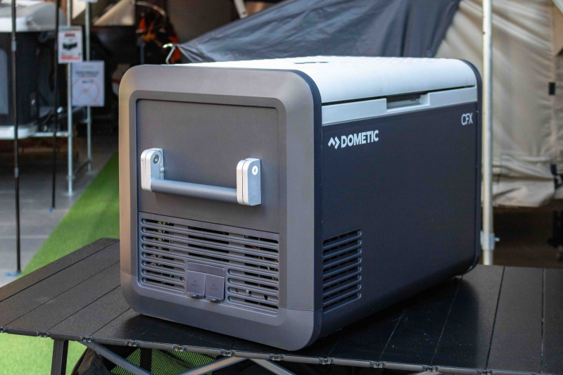 DOMETIC CFX3 55 R&Eacute;FR&Eacute;GIRATEUR / CONG&Eacute;LATEUR MODELE D'EXPOSITION EN DESTOCKAGE