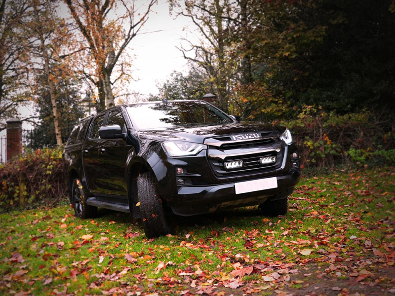 KIT ECLAIRAGE LED LAZER LONGUE PORTEE TRIPLE-R4 Gen2 WIDE AVEC INTEGRATION A LA CALANDRE POUR ISUZU D-MAX 2023-2024