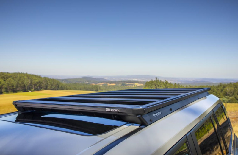 KIT SUPPORT DE MONTAGE AVEC DEFLECTEUR POUR GALERIE DE TOIT ARB BASE RACK (ref: 1770010/30) POUR TOYOTA J250 AVEC TOIT OUVRANT