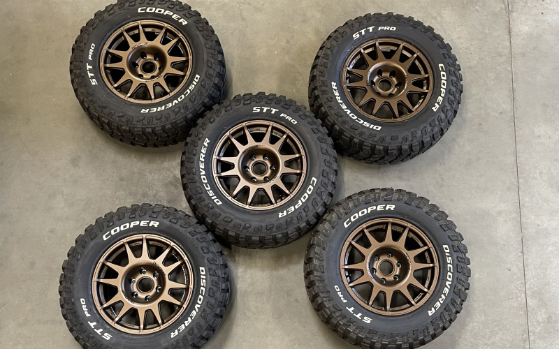 LOT DE 5 JANTES RENFORC&Eacute;ES DAKAR ZERO ET PNEUS COOPER D'OCCASION  RAM 2019+