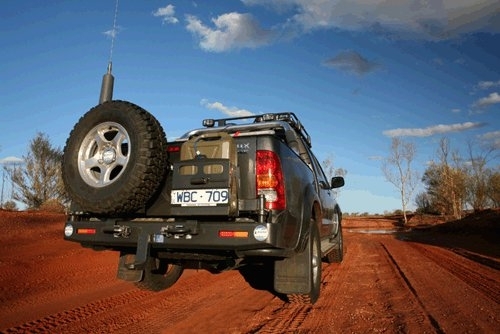 PARE CHOC ARRIERE KAYMAR POUR TOYOTA HILUX VIGO DE 2005 A 2015